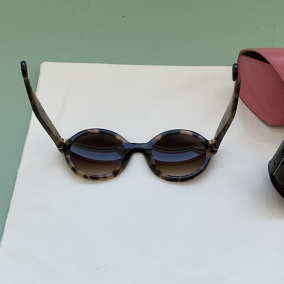 Kate Spade New York Tortoise and Black Sunglasses Duo - Picture 6 of 14